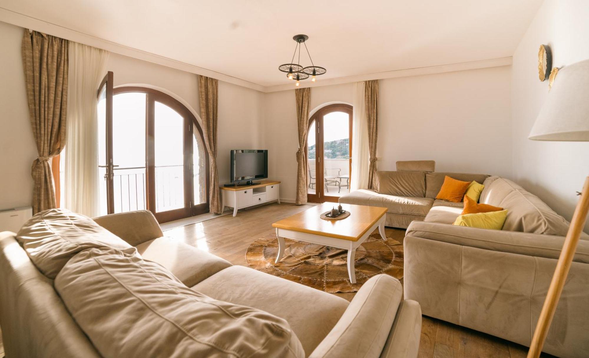 Hotel Pirate Old Town 울친 외부 사진